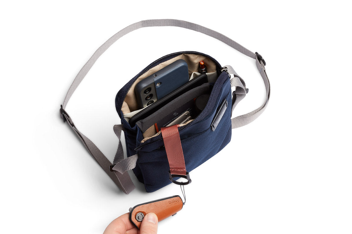 bellroy-bcia-navy-web-04.jpg